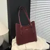 Bolsa de Trabajo Retro de Gran Capacidad Casual para Mujer 2025 Invierno Nuevo Aspecto Elegante Simple y de Moda Bolso Tote