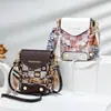 Bolsas de Mujer Transfronterizas 2026 Modelo Nuevo Gran Capacidad Bolsa para Teléfono Venta al por Mayor Compartimento Doble Gama Alta Vertical Simple Bolso Cruzado
