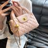 Bolsa de Mão Pequena Acolchoada Estilo Chanel para Mulheres 2026 Nova Moda Versátil Bolsa Transversal Elegante com Corrente Bolsa Pequena para o Dia a Dia
