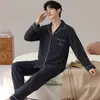 Pijama de algodón de manga larga y pantalón largo para hombre en stock, conjunto de dos piezas con cuello de solapa y diseño de botones, adecuado para transmisiones en vivo y comercio electrónico transfronterizo, ropa de casa para hombre