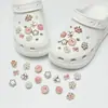 2026 Novo Estilo Retro High-End Tamancos para Meninas com Acessórios, Fivela Decorativa Resistente para Sapato com Glitter Prata Puff de Libélula