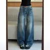 Jeans feminino de cintura baixa, levemente flare, com efeito levanta bumbum, nova coleção verão e outono 2026, estilo retro americano, lavado e tie-dye, corte que emagrece