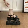 Sandálias de Moda com Laço de Bolinhas Femininas para Uso Externo 2026 Novo Verão Plataforma Aumenta Altura Solado Grosso Sapatos Romanos de Praia