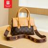 Bolsa de Mão Banami Bolsa Transversal Estilo Francês Bolsa de Ombro de Luxo Leve Nicho Bolsa para Mulheres Executivas com Design de Cor Contrastante