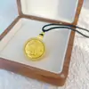 Novo Estilo Chinês Moda Antigo Areia Dourada Diamante Deus da Riqueza Amarelo Pingente para Homens e Mulheres Vintage Corrente de Lã Leve Luxo Nicho Colar