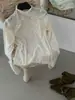 26 Nuevo Estilo de Otoño Top, Cuello Semi Alto, Mangas Largas, Adorno de Volantes, Encaje Floral 3D, Malla Ligeramente Transparente, Tejido Base, Para Mujer
