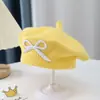 Boina para Meninas para Outono e Inverno, Laço Bordado Doce, Chapéu de Lã Quente e à Prova de Vento, Boina de Tricô para Bebê Menina