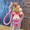 Llavero Colgante Oso Violento de Dibujos Animados de Resina Encanto para Bolso de Pareja Cordón para Llave de Coche Colgante para Teléfono Pequeño Regalo