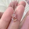 Colar de florzinhas fofo estilo francês para mulheres, design de rosa, doce e estiloso, corrente para clavícula, presente fresco e simples para namorada ou melhor amiga