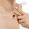 Novo Pingente de Pedra Preciosa Colorida Estilo Europeu e Americano Turmalina Vermelha Sangue de Pombo Imitação Banhado a Ouro Rosa para Mulheres, Corrente de Clavícula da Moda