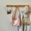 Bolsa de Mão Plissada Fresca e Simples para Mulheres 2026 Nova Bolsa de Ombro com Estampa de Estrelas para Estudantes, Deslocamento e Uso Casual