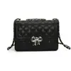 Bolso de cadena de moda con patrón de diamantes para mujer, nuevo modelo de verano 2026, bolso pequeño de un solo hombro cruzado, bolso cuadrado pequeño popular de moda para el día a día