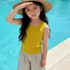 Camiseta Regata Leve da Moda para Meninas Estilo Ins 26 Verão Novo Estilo Sem Mangas Versátil Top Curto para Meninas Usarem Fora