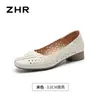 Sapatos Rasos Versáteis Zhr para Mulheres 2026 Verão Novo Estilo Preto Vazado Respirável Slip-On Sola Macia Sapatos de Mãe