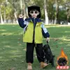 Conjunto de jaqueta acolchoada de inverno para meninos, estilo coreano, roupas esportivas estilosas para crianças, adequado para crianças mais novas e mais velhas, para e-commerce transfronteiriço