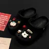 Accesorios de Moda Accesorios para Zapatos con Agujeros Encantos para Zapatos Oso Manzana Hebillas para Zapatos Rojas Retro de Alta Calidad Accesorios de Dibujos Animados