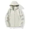 Jaqueta Softshell Feminina Nova para Primavera e Outono, à Prova de Vento e Impermeável, Jaqueta de Caminhada Três em Um para Exterior, Roupa de Exterior Moderna para Casais