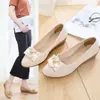 Bai Zhenhe 2026 Verano Nuevo Estilo Boca Baja Zapatos para Mujer de Mediana Edad Suela Suave Cómodos Modernos Zapatos para Mujer Punta Redonda Zapatos de Trabajo