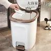 Cubo de Basura Operado con el Pie Sellado Antiolor de Stock Listo del Fabricante con Tapa, Contenedor de Almacenamiento Doméstico de Gran Capacidad para Cocina, Baño y Sala de Estar