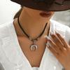 Collar con Colgante de Cuerno de Luna Tejido Estilo Étnico Retro Europeo y Americano Cadena para Clavícula Sencilla de Nicho Joyería de Alta Calidad
