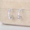 Aretes de Aro Cuadrados Incrustados de Diamantes de Medio Círculo, Comercio Electrónico Transfronterizo Europeo y Americano, Empacados Individualmente, Cobre Aguja de Plata S925, Modelo Nuevo 2026