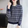 Cardigã de lã jacquard feminino com um padrão jacquard retro e tridimensional, lã macia e confortável, casaco de tricô de abotoamento simples