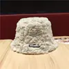 Chapéu 21 Explosões Feminino Outono e Inverno Pelo de Coelho Pelúcia Letra Chapéu de Pescador Chapéu Balde Chapéu Bacia Quente Nova Moda Estilo Ocidental