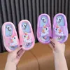 Nuevas pantuflas para niños, suela gruesa, suaves, de dibujos animados, lindas, para casa, interiores, niños y niñas, bebés pueden usar sandalias y pantuflas, venta al por mayor