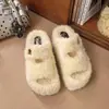 Chinelos de pelúcia de algodão quentes, chinelos fechados para mulheres, chinelos peludos de sola grossa para uso externo, outono e inverno, sapatos que aumentam a altura para mulheres baixinhas, novo estilo 2026