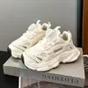 Zapatos de Padre Super Suaves Elegantes de Moda para Niñas 2026 Nuevo Primavera Ligeros Malla Transpirable Estilo Campus Zapatos Deportivos Tendencia
