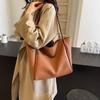 Bolsos de alta gama para mujer, bolso de hombro retro de moda, bolso de mano de gran capacidad, bolso de viaje de nicho, 2024