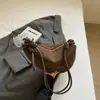 Bolsa Retro Fosca para Mulheres, Grande Capacidade, Novo Design de Nicho Outono e Inverno 2025, Bolsa de Ombro Único Transversal, Bolsa Dumpling para o Dia a Dia