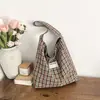 Bolsa Tote Retrô Xadrez Transfronteiriça 2026 Feminina Simples e Fashion Grande Capacidade Bolsa de Ombro para o Dia a Dia Bolsa de Mão Bolsa de Compras