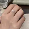 Anillo Abierto de Plata de Ley Ajustable con Perla Aurora, Simple Elegante, Lujo Accesible y Anillo de Gama Alta Joyería de Mano Popular 2025