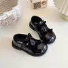Zapatos de Cuero Pequeños con Lazo de Moda para Niñas 2025 Primavera Nuevos Zapatos Individuales Versátiles para Niños Mocasines Elegantes para Niñas Pequeñas
