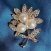 Broche Alto Sentido Moda de Nicho Versátil Estilo Lujo Ligero para Mujer Ramillete Camelia Accesorios para Bodas y Fiestas en stock Venta al por mayor