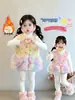 Colete Infantil Outono e Inverno 2026 Novo Estilo Menina Bebê Blusa Sem Mangas Roupa Externa Estilosa Cardigan Colete Infantil Inverno