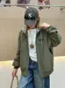 Chamarra con capucha bordada estilo americano de dos piezas falsas para mujer, chaqueta de béisbol holgada de otoño con parches de insignias vintage, chamarra casual
