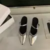 Primeiro Encontro Temporada Mules Fechadas com Strass Prata Calçados Femininos para Uso Externo Primavera/Verão 2026 Mary Jane Francês Elegante