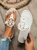 Em estoque chinelos de verão moda europeia e americana para exterior para mulheres, sandálias de dedo de sola plana de comércio exterior atacado