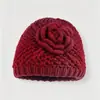 Gorro de punto de invierno para mujeres mayores, para exteriores, a prueba de frío, engrosado, forrado de polar, para abuela, mamá, gorro de punto con flor, para señora mayor