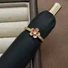 Anel Aberto Dourado Esmaltado Estilo Chinês Retrô Borboleta Flor Folha de Bordo Contas de Concha Recortado Esculpido Acessível Luxo Doce para Mulheres