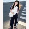 Roupa Infantil para Meninas, Conjunto de Duas Peças Novo de Verão, Camiseta Fina de Manga Curta e Calça Longa, para Crianças Maiores, Conjunto Esportivo da Moda Combinando Pai e Filho