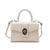 Bolso Pequeño Cuadrado con Patrón de Cocodrilo para Mujer 2026 Nueva Moda Versátil Bolso de Hombro Cruzado para Viajes Cotidianos Artículo Popular de Exportación
