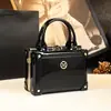 Bolso de Mano de Moda Nuevo 2026, Bolso Cruzado de Hombro Único, Bolso de Cuero Genuino para Mujer, Bolso Caja Elegante con Tachuelas