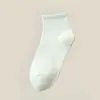 Meias para mulheres, meias curtas, meias de algodão de cor sólida, meias curtas esportivas para estudantes, meias casuais dopamine na moda, meias de barco em cor doce