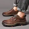 Zapatos de Hombre Primavera y Otoño Nuevo Estilo Zapatos Casuales para Hombre Cómodos Zapatos de Senderismo de Punta Redonda Zapatos de Vestir de Cuero Zapatos de Estilo Británico Venta al por Mayor