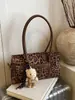 Moda Popular Simple Estilo Coreano Bolso Pequeño Cuadrado de Mano para Mujer Bolso Cruzado para Ir al Trabajo Otoño e Invierno 2025