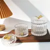 Tarro de Almacenamiento de Vidrio Repujado Francés Ins Retro Adorno de Decoración de Escritorio Tarro para Bastoncillos de Algodón de Maquillaje con Tapa Caja de Almacenamiento