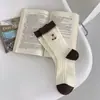 Nuevos Calcetines de Otoño Temprano para Mujer Calcetines Casuales Combinan con Todo Calcetines de Caña Media Moda Oso Bordado Rayados Calcetines de Mujer Algodón
